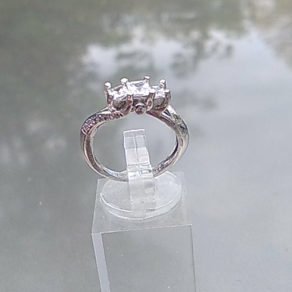 White zirconia and silver wedding ring